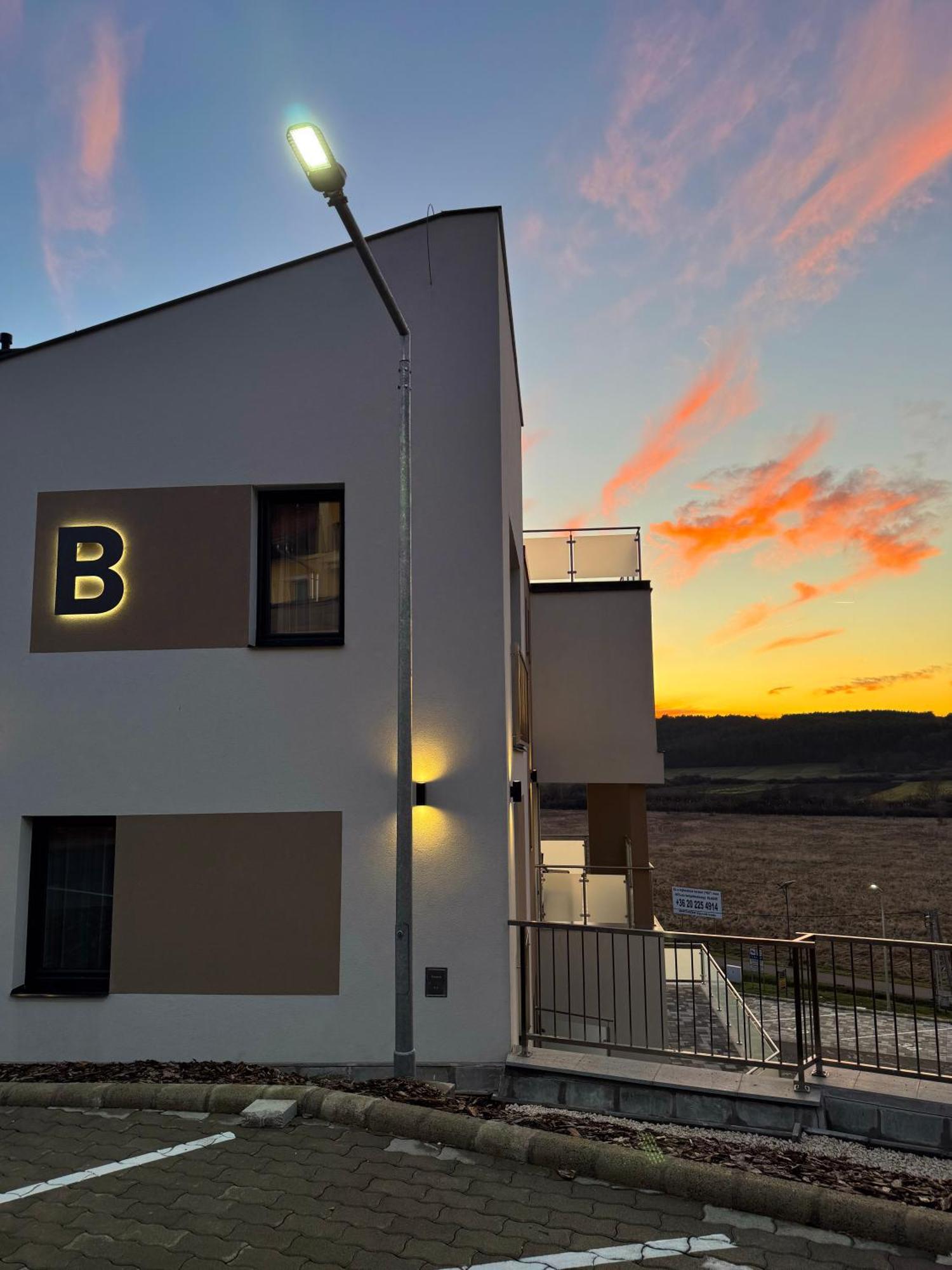 Salt Hill Premium Apartments Egerszalók Exterior foto