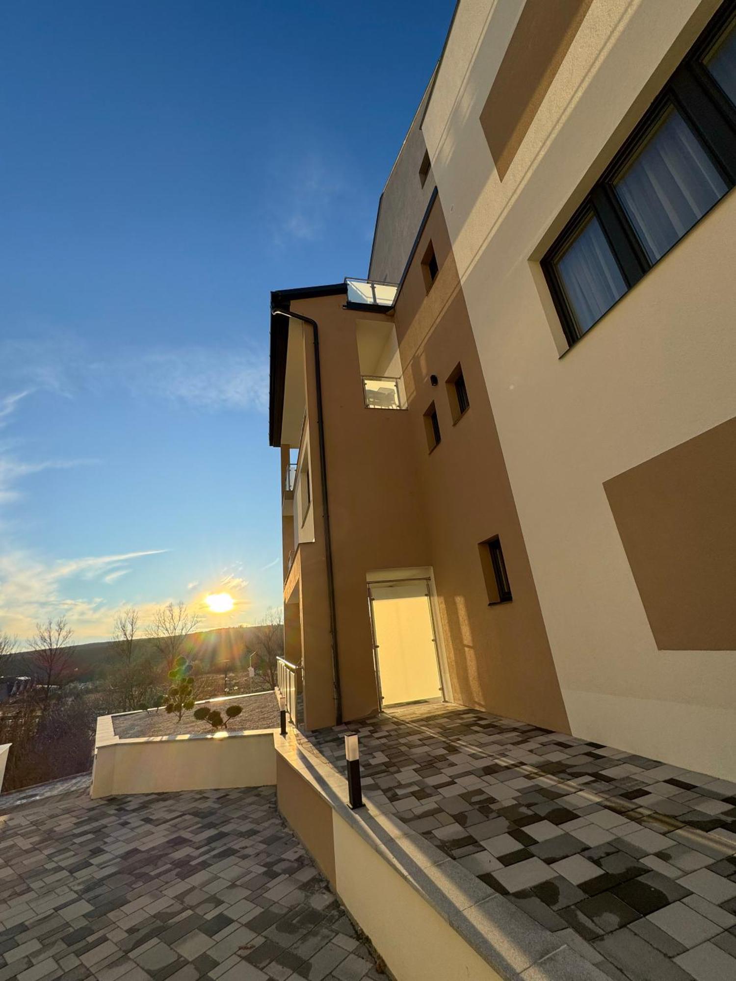 Salt Hill Premium Apartments Egerszalók Exterior foto